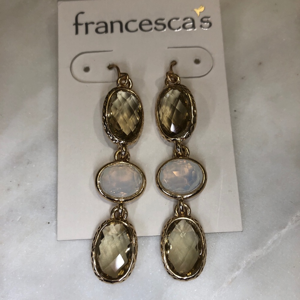 NWT Francesca’s Dangle Earrings